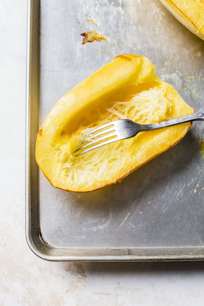 caramelized onion spaghetti squash | thealmondeater.com