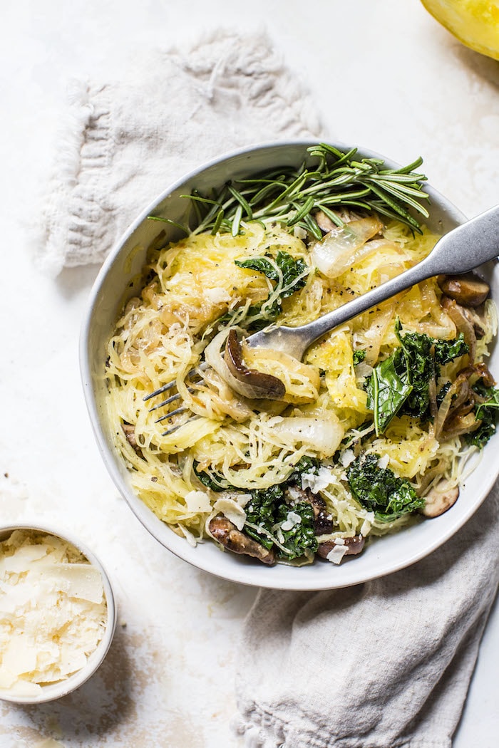 caramelized onion spaghetti squash | thealmondeater.com