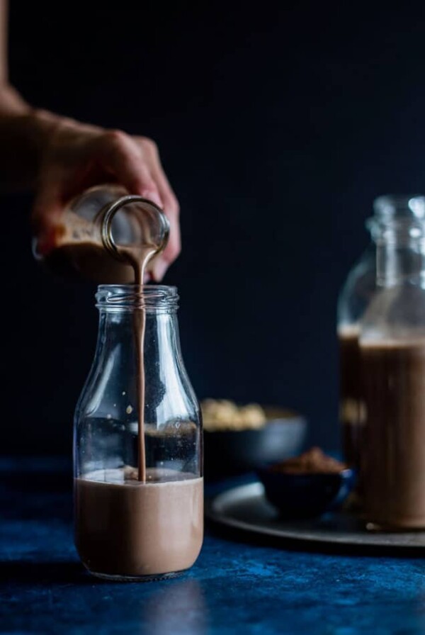 Chocolate Peanut Milk | This 4-ingredient recipe is a chocolate-y #dairyfree drink option made from peanuts and cacao! | thealmondeater.com