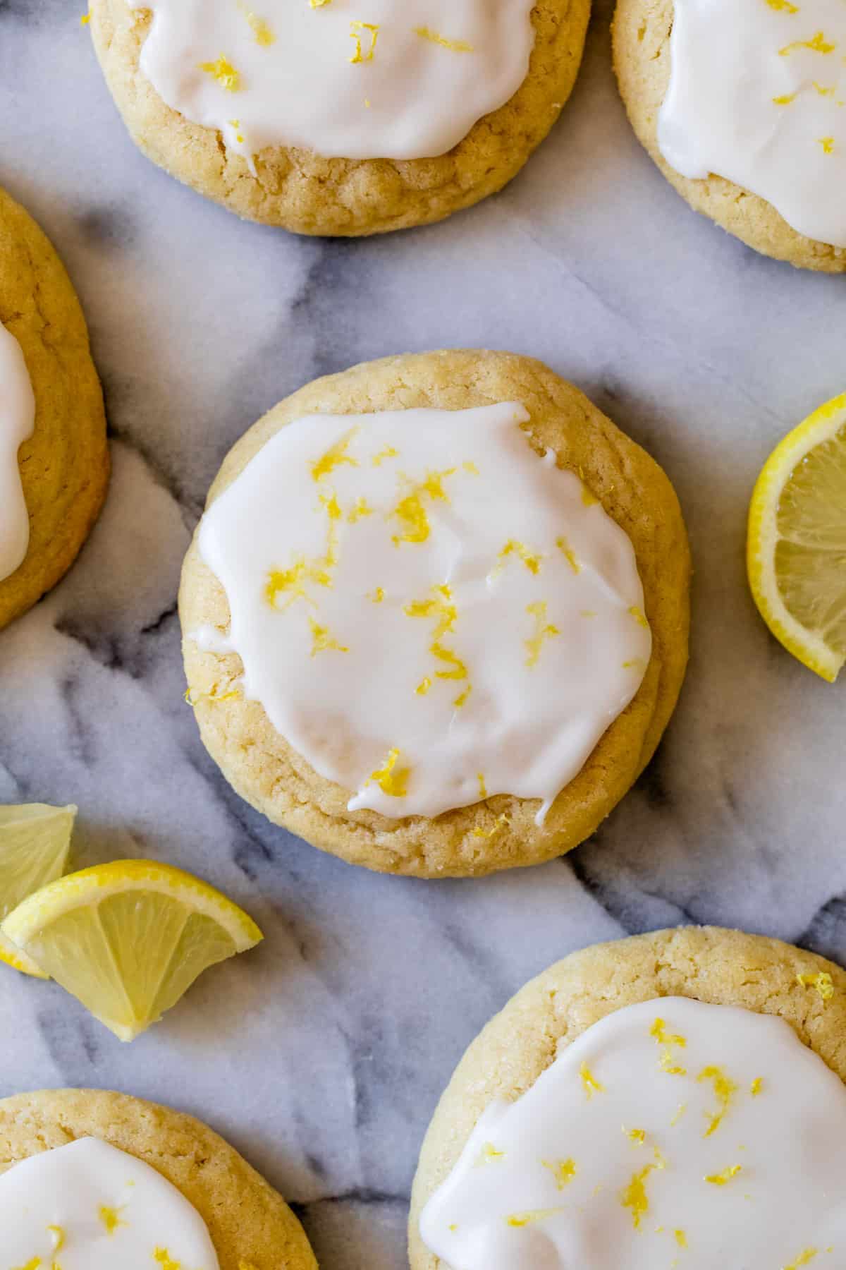 overview of a lemon cookie